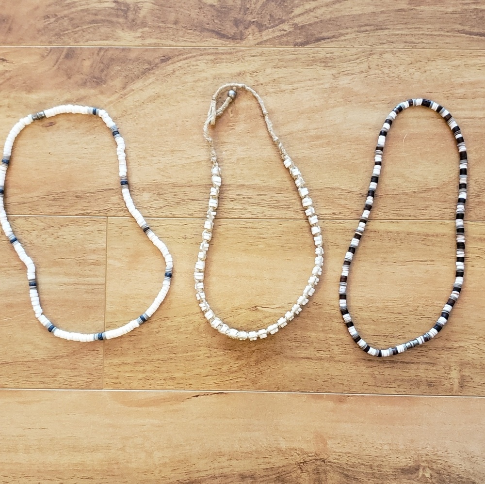 Lot of 3 unisex shell necklaces